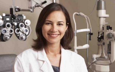 What is the difference between an Ophthalmologist and an Optometrist?
